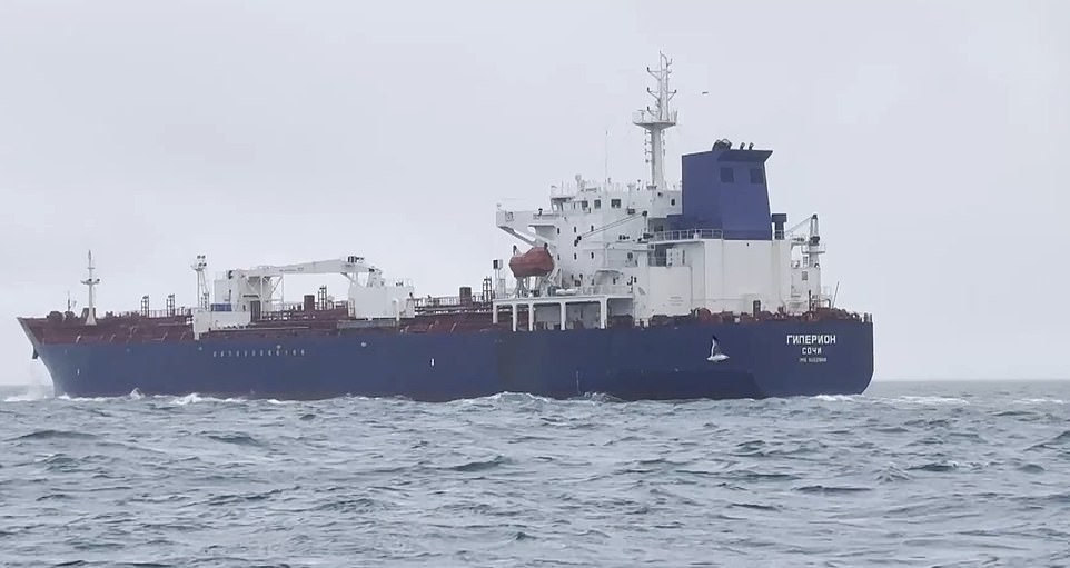 Putin's shadow fleet cruise through British waters