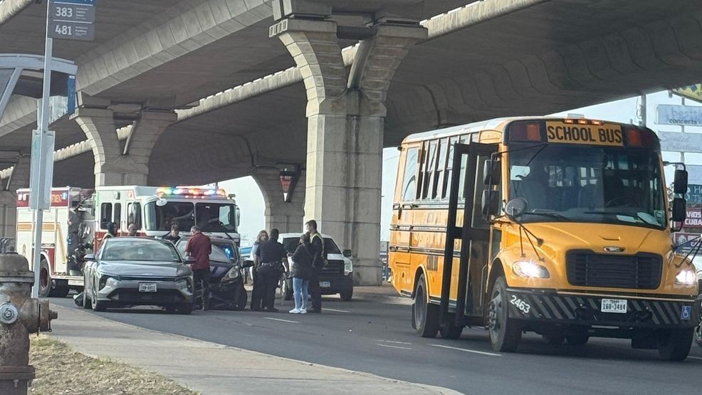 Austin ISD bus involved in minor crash, no injuries reported