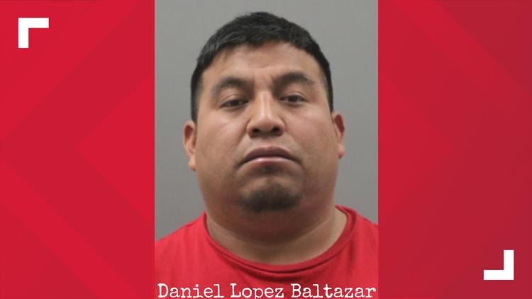 Traffic stop leads to discovery of human smuggling in Limestone County<br><br>