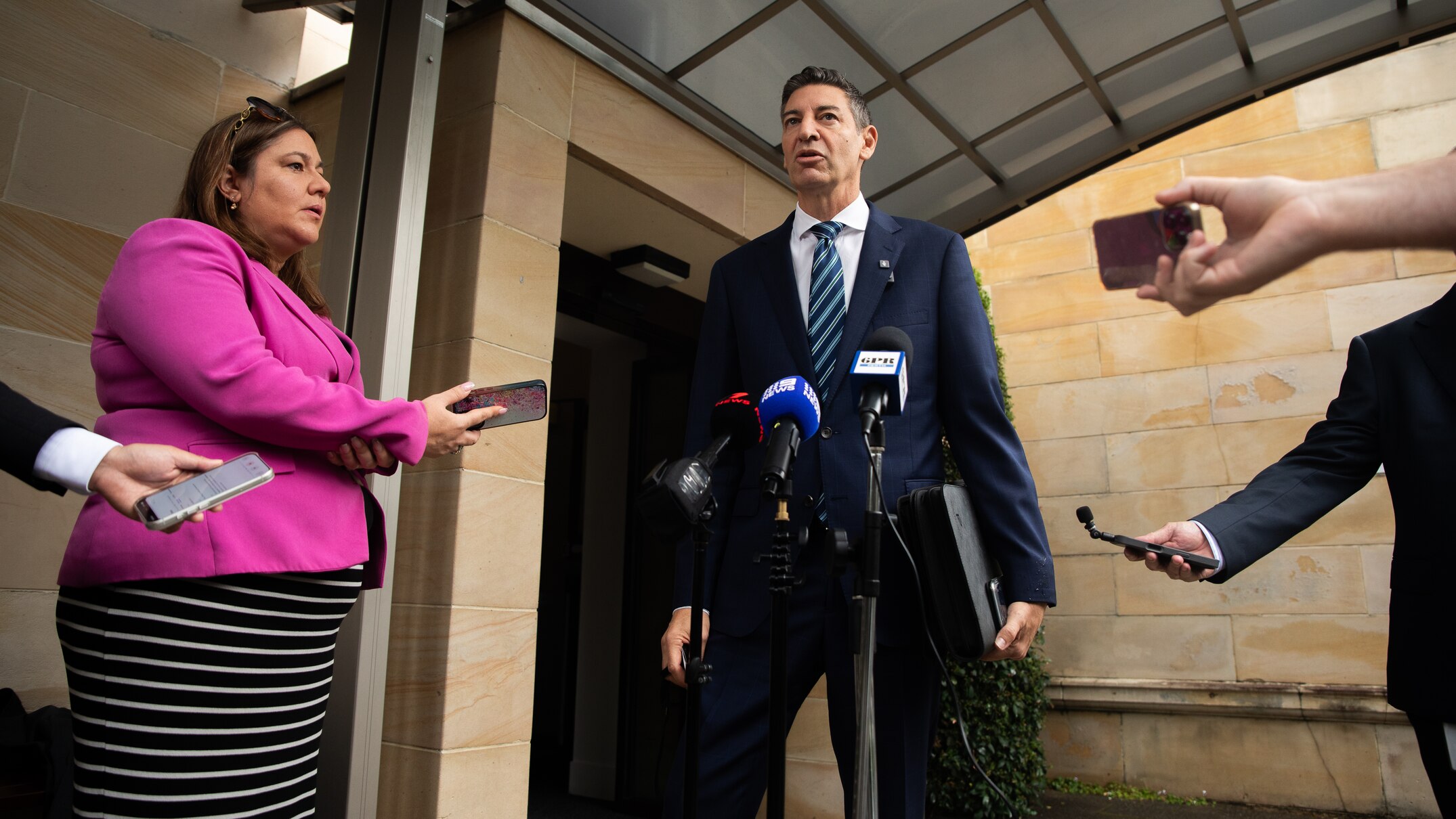 Basil Zempilas apologises to Swan Hills MP Michelle Maynard after ...