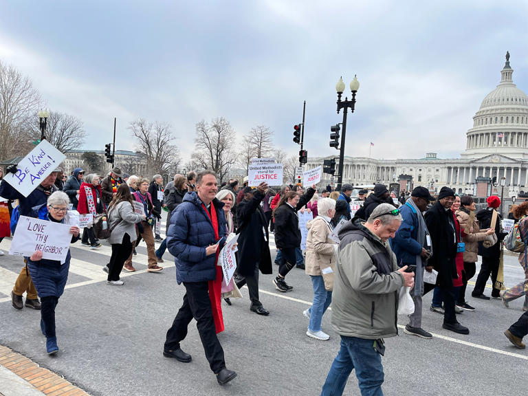 Hundreds of United Methodists rally to dismantle ICE outside Capitol