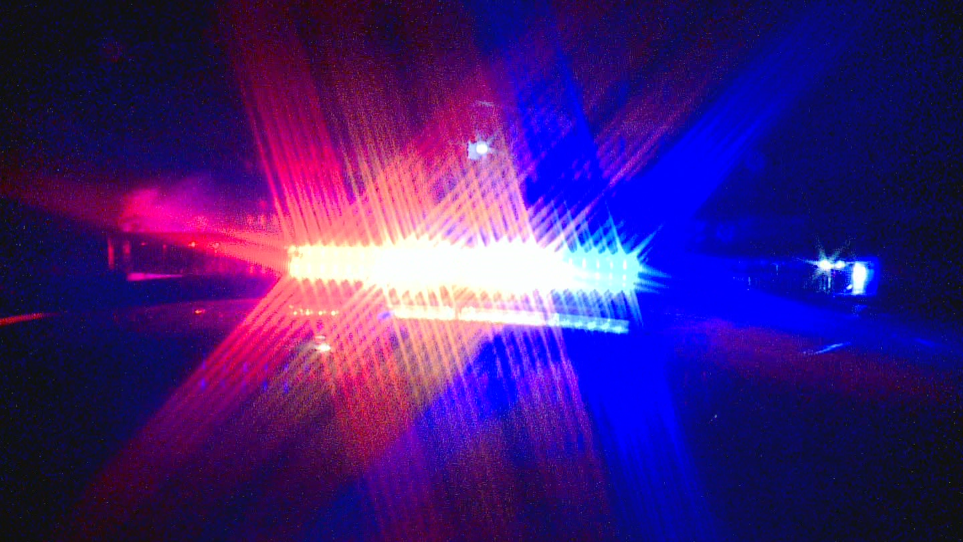 Driver dies after running red light, crashing into box truck in Fort Wayne