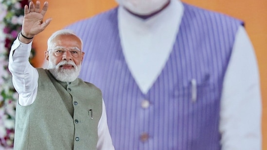 PM Modi scripts history, becomes first world leader to cross 100 ...