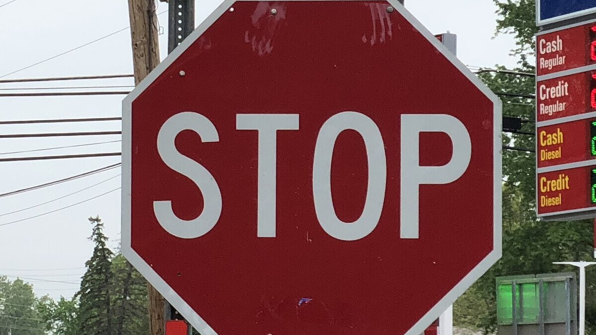 Calls mount for Minneapolis copy shop’s punishment after defacing stop sign in anti-ICE message<br><br>