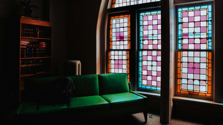 These 15 vintage features in old homes are more valuable than you think