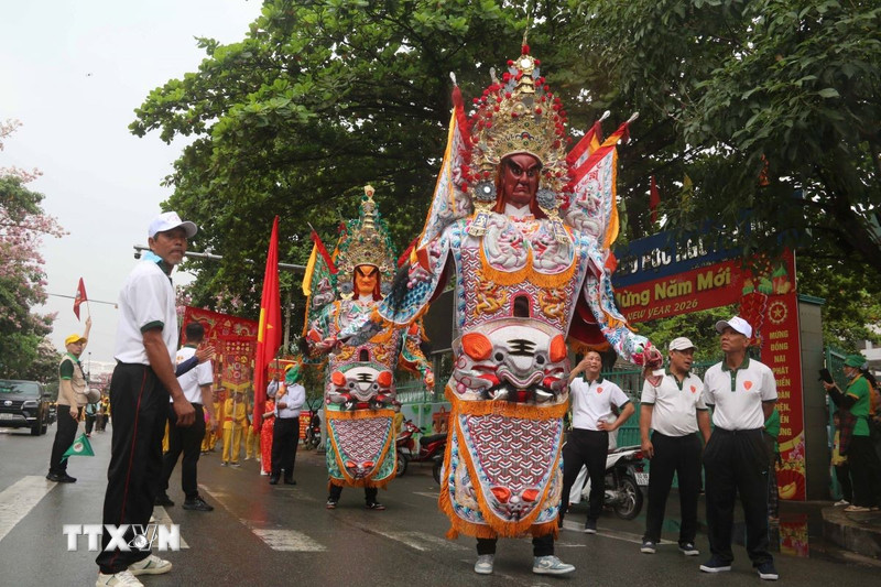 Đặc sắc lễ nghinh thần trên đường phố Đồng Nai