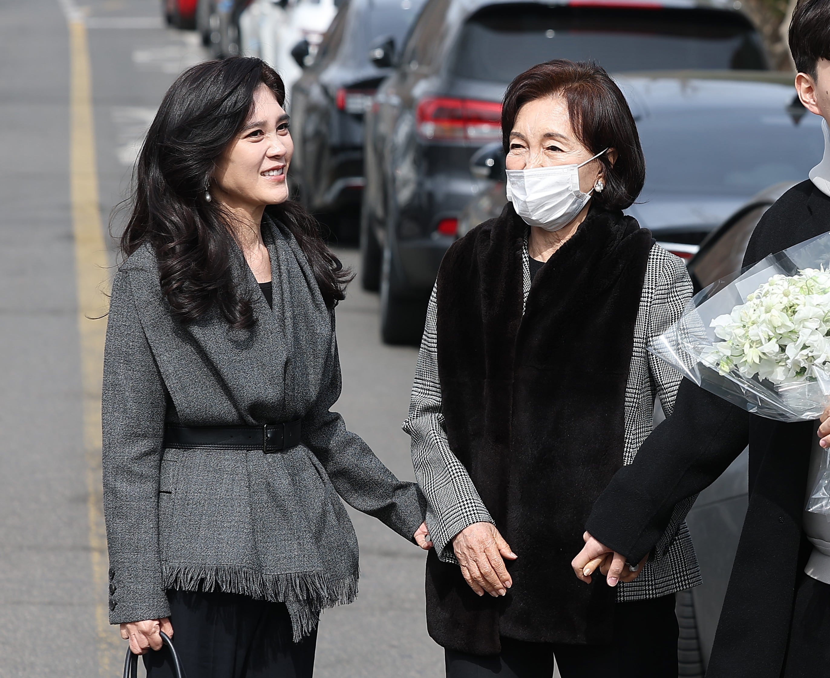 Lee Boo-jin Attends Son's Seoul National University Entrance