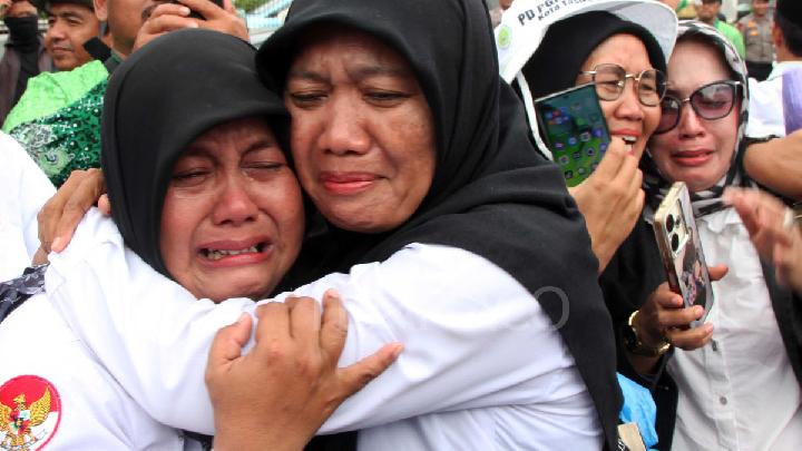 Guru madrasah mengeluhkan tunjangan profesi guru (TPG) yang tak kunjung cair.