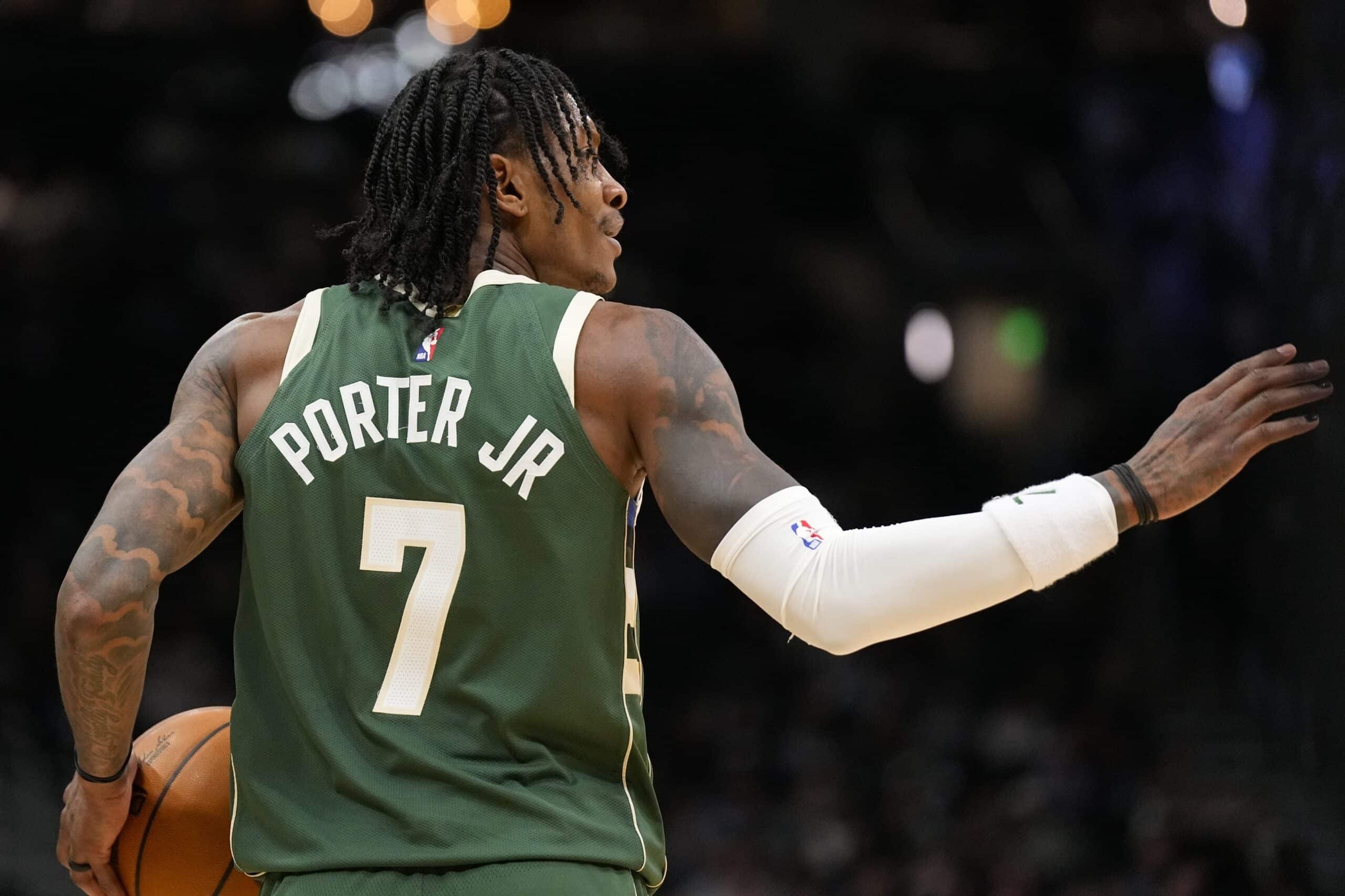 Bucks’ phenomenal stretch draws blunt reaction from Doc Rivers amid Giannis Antetokounmpo’s absence<br><br>