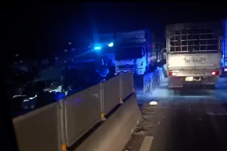 Xe container quay đầu trên tuyến Lộ Tẻ - Rạch Sỏi, 1 người tử vong