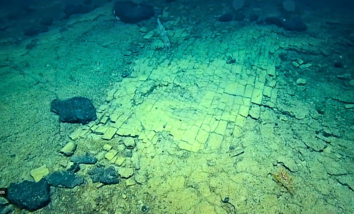 Scientists uncover a mysterious yellow brick road 3,000 meters beneath ...
