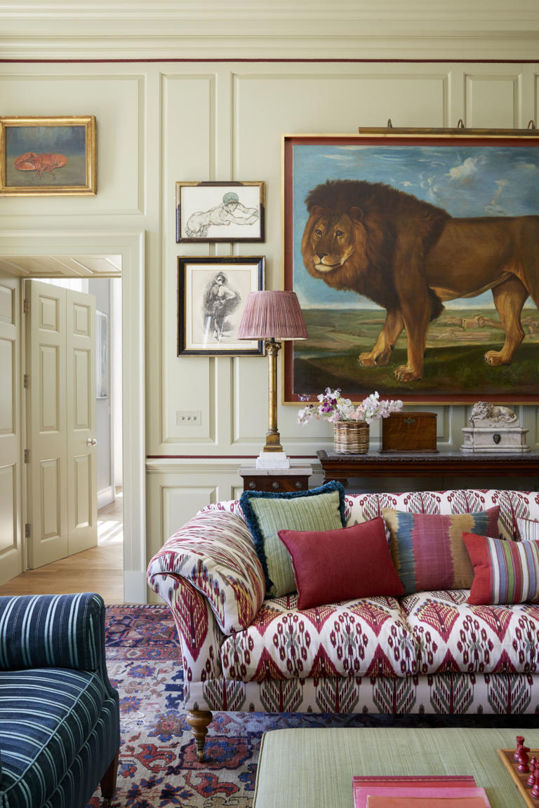 How to choose wall art for the living room