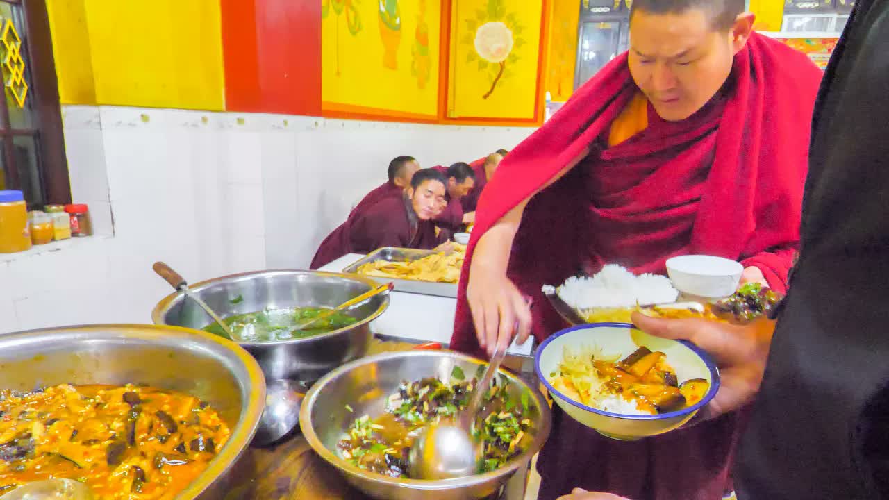 Temple kitchen meals prepared for monastic communities