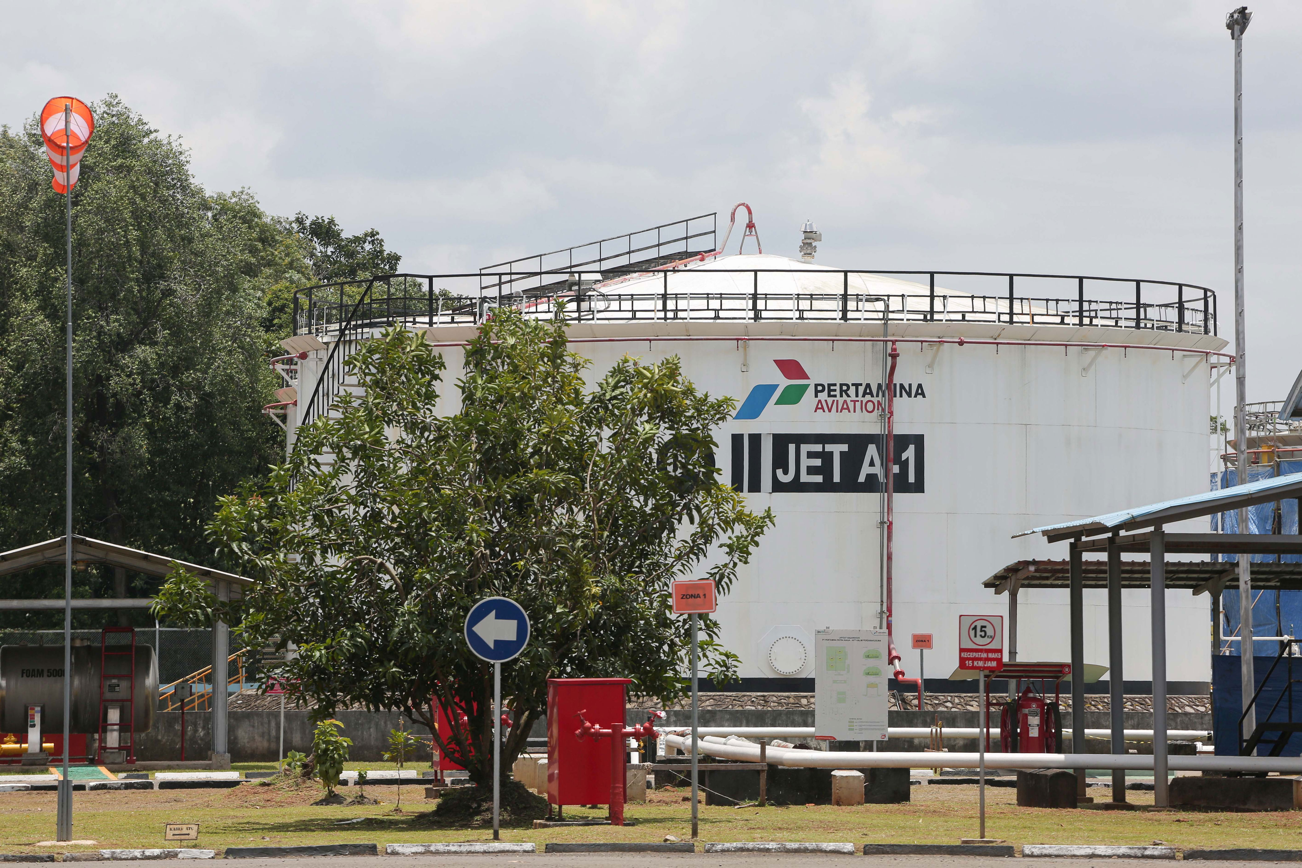 [Foto] Depot Avtur Halim Menampung 8.000 Kiloliter Bahan Bakar