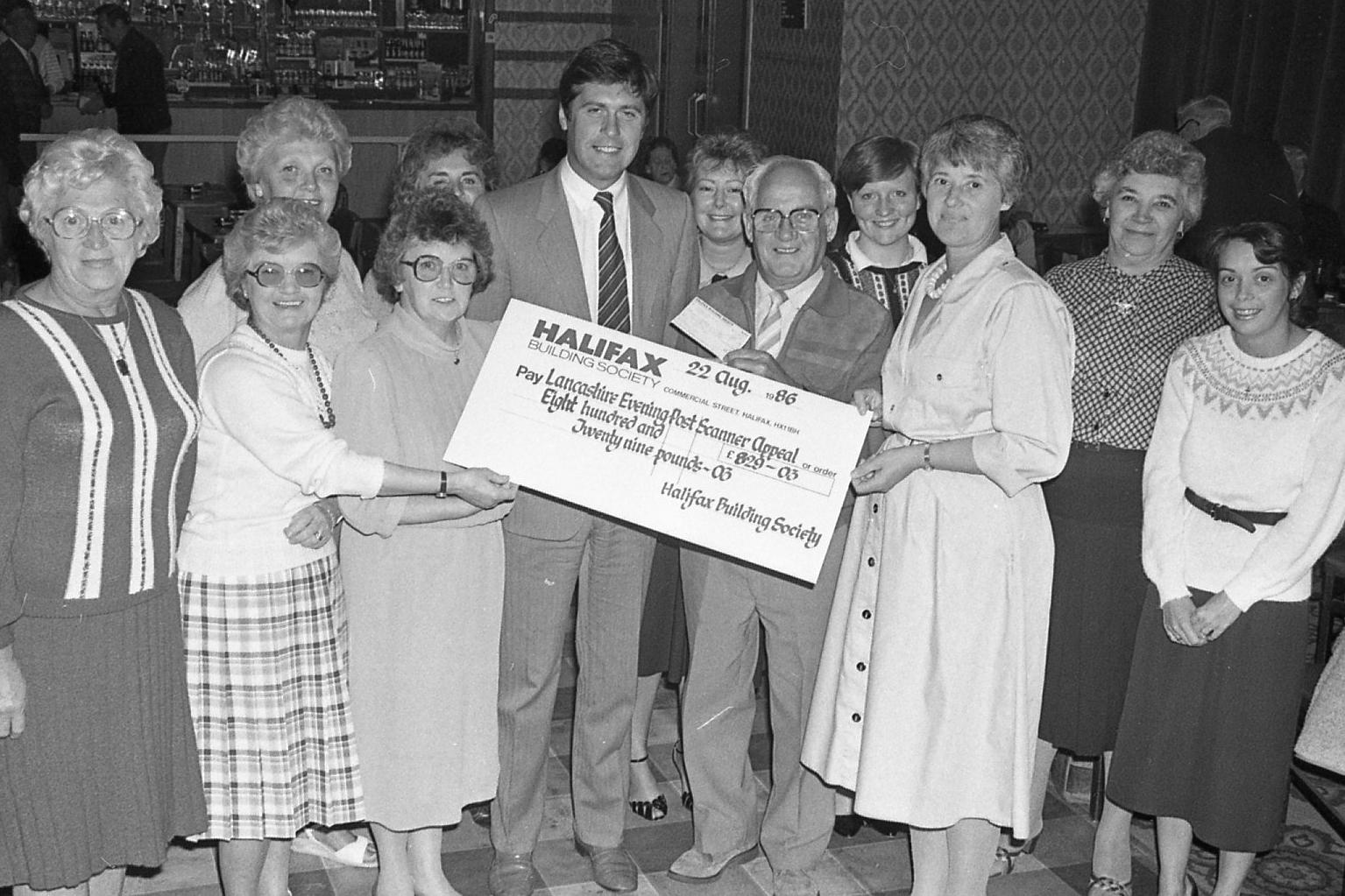 26 candid people pictures showing life in Blackpool back 40 years to 1986
