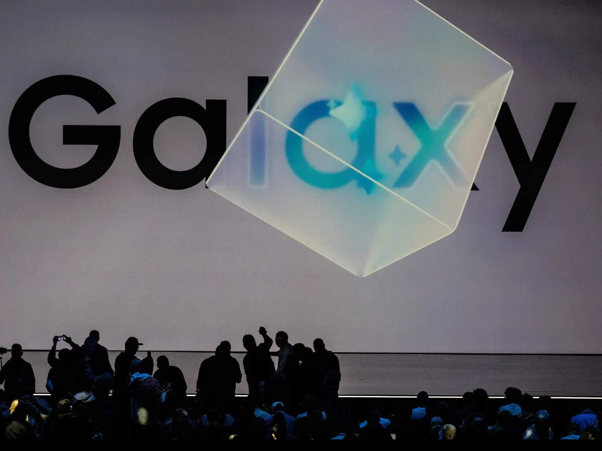 Samsung plans to take AI to entry-price smartphones, expand portfolio ...