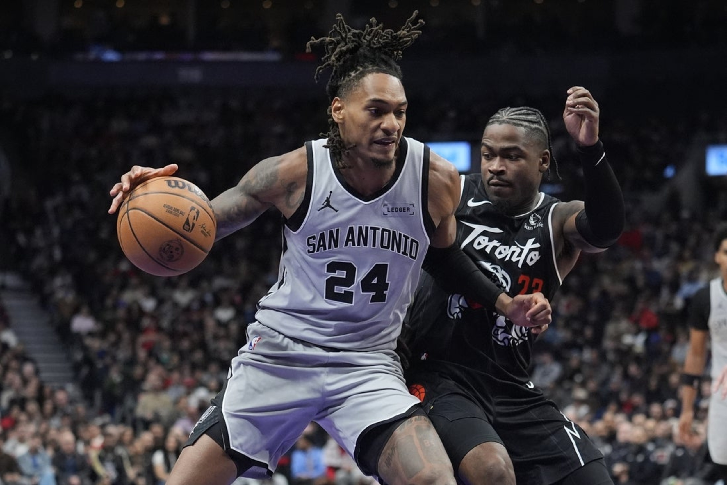 Spurs riding 10-game winning streak ahead of matchup with lowly Nets