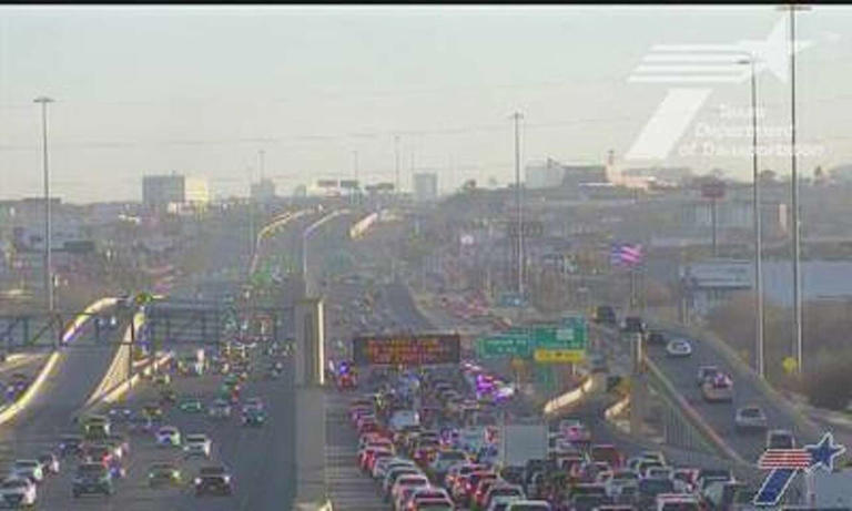 Major Loop 410 crash sparks hour-long delay in San Antonio