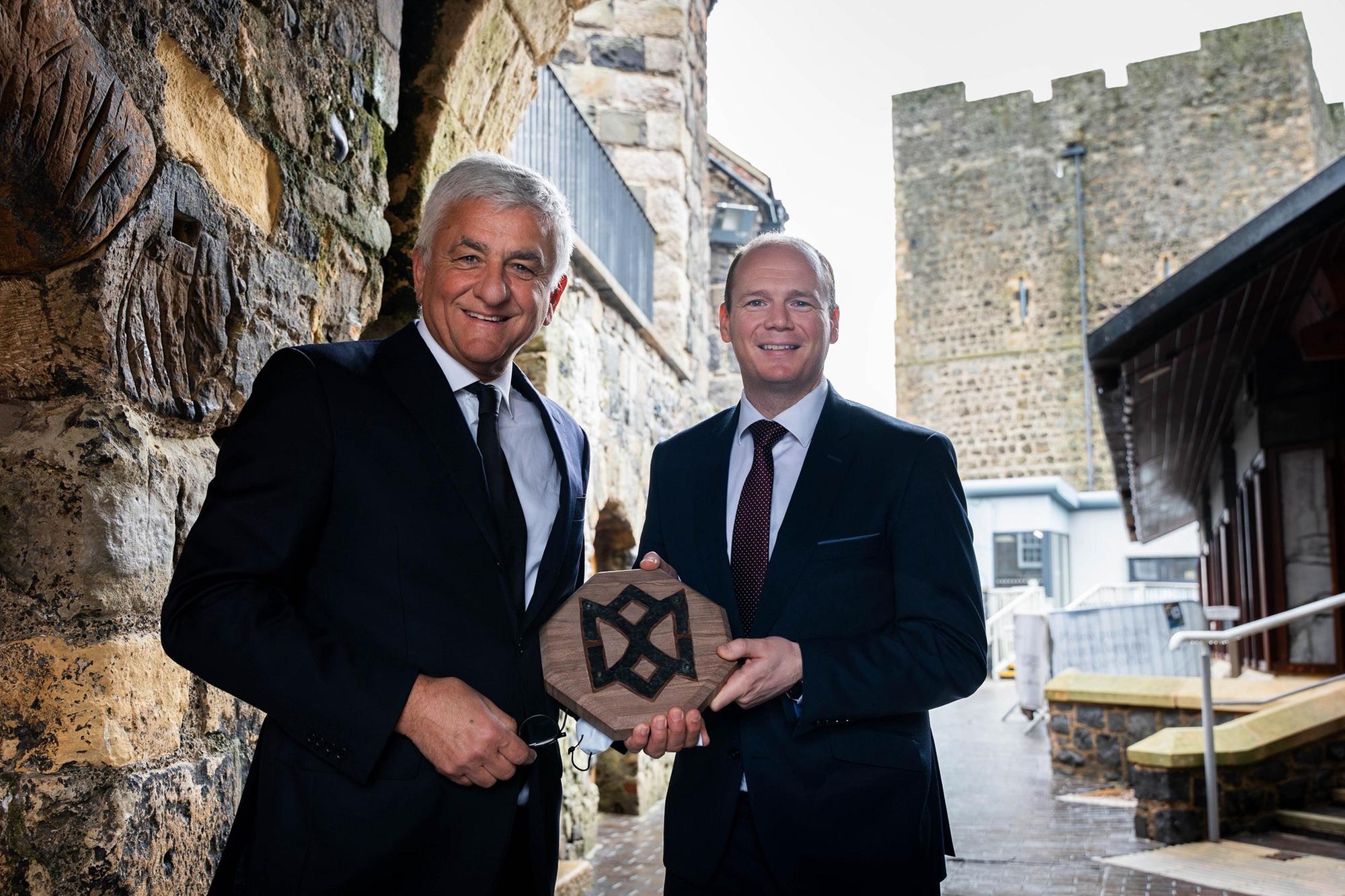 Communities minister welcomes Normandy delegation to Carrick Castle