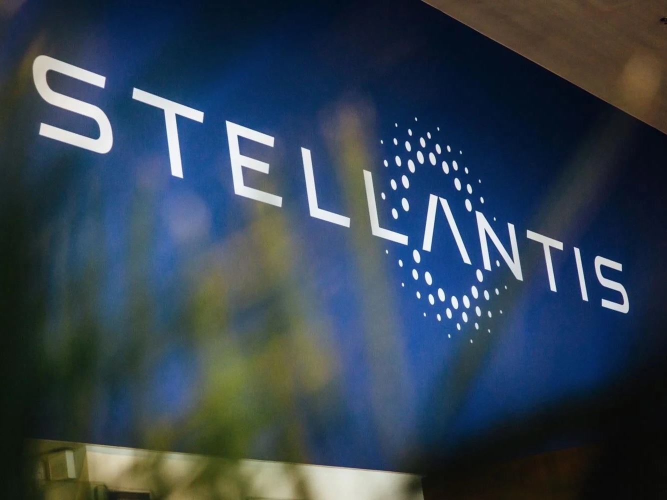 Stellantis tratta con Xpeng e Xiaomi? Tra silenzi e smentite