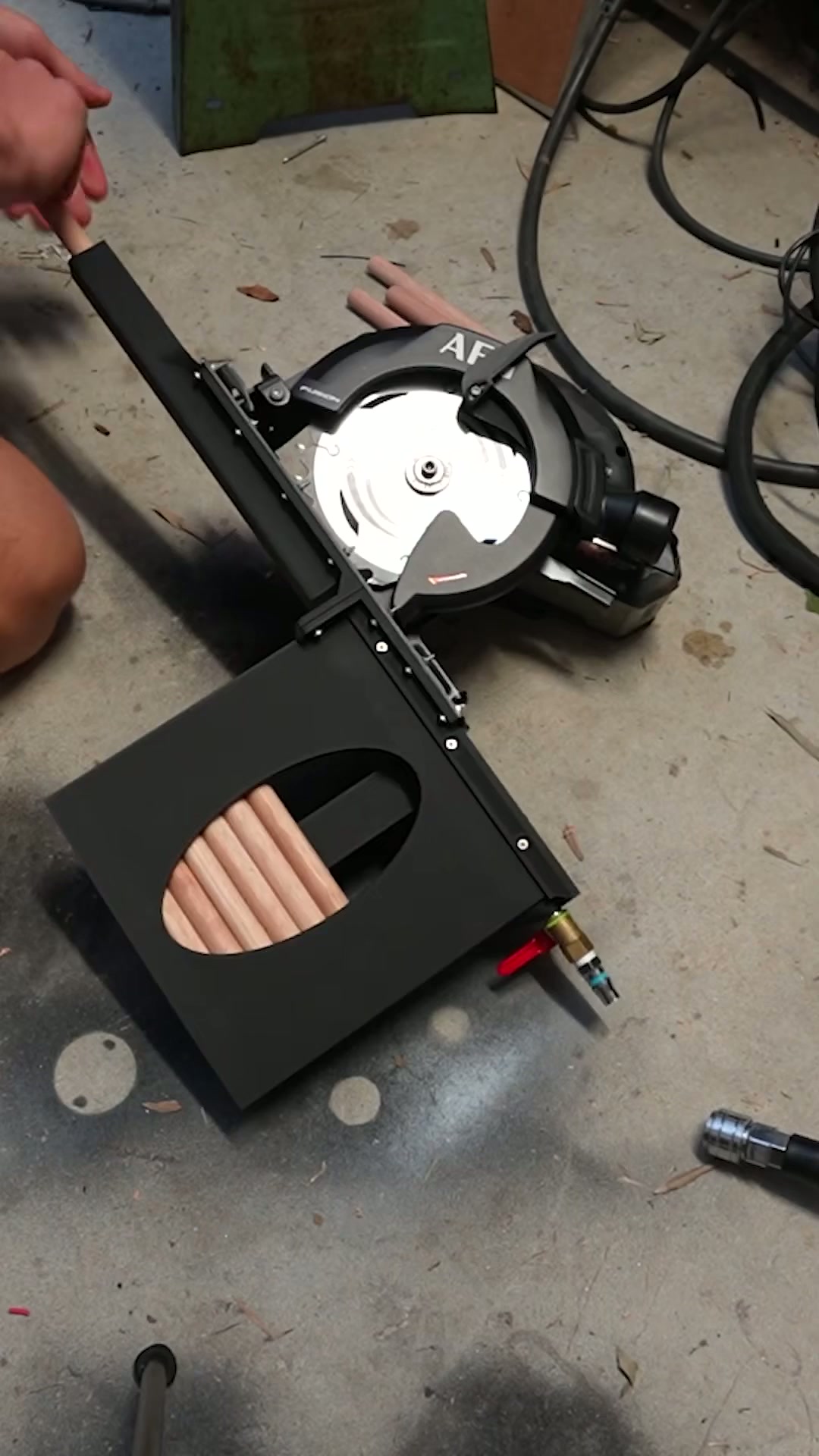 The science behind circular saw kickback