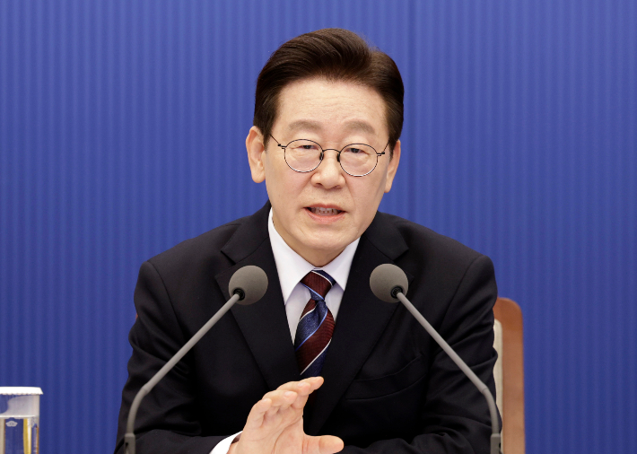 이재명 대통령의 SNS 활용과 촉법소년 연령 하향 논의, 경제 및 법적 변화의 물결