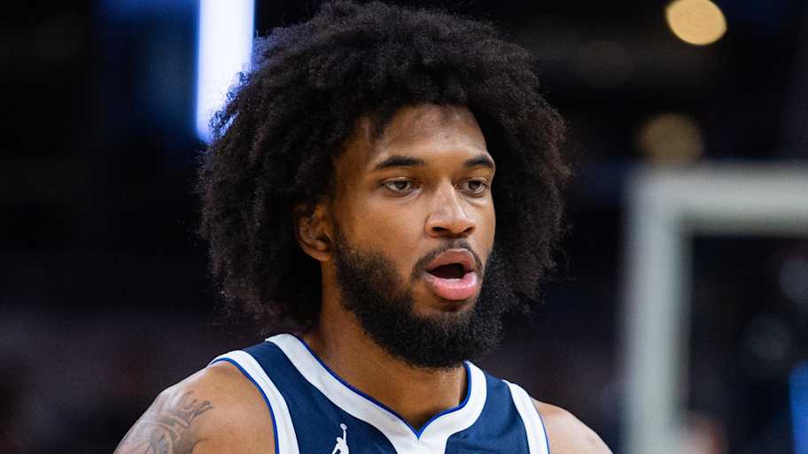 Anthony Davis trade throw-in is already playing his way off the Mavericks