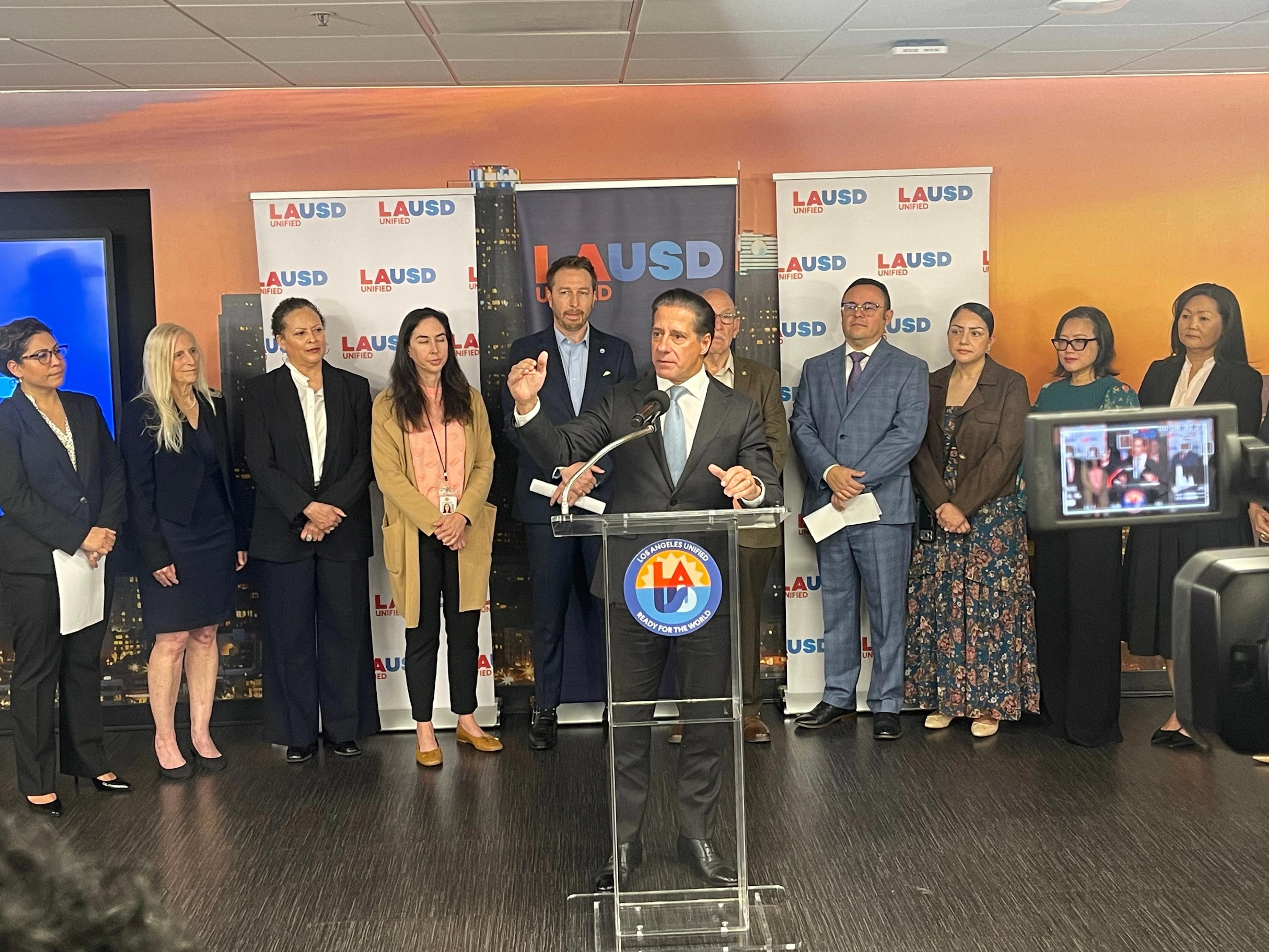 LAUSD board to discuss superintendent’s future after FBI raid