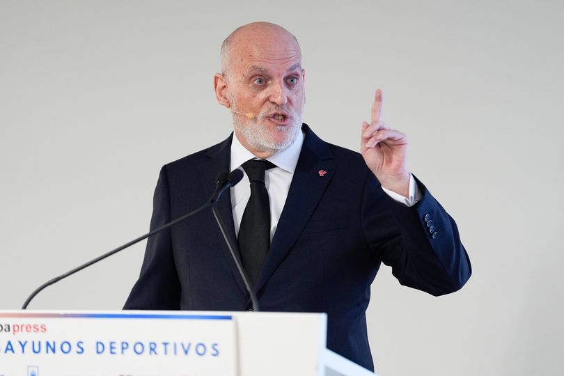 El jefe de La Liga critica duramente a la Premier League por las 115 acusaciones contra el Manchester City mientras el Liverpool sigue esperando