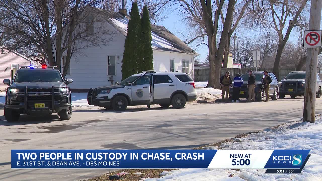 Two arrested after moped chase ends in crash in Des Moines