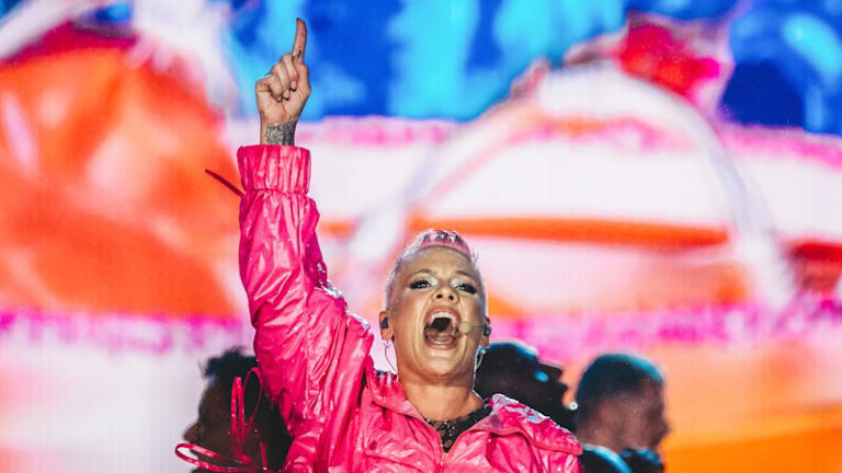 ‘You can do better’: Pink slams reports she and husband Carey Hart have ...