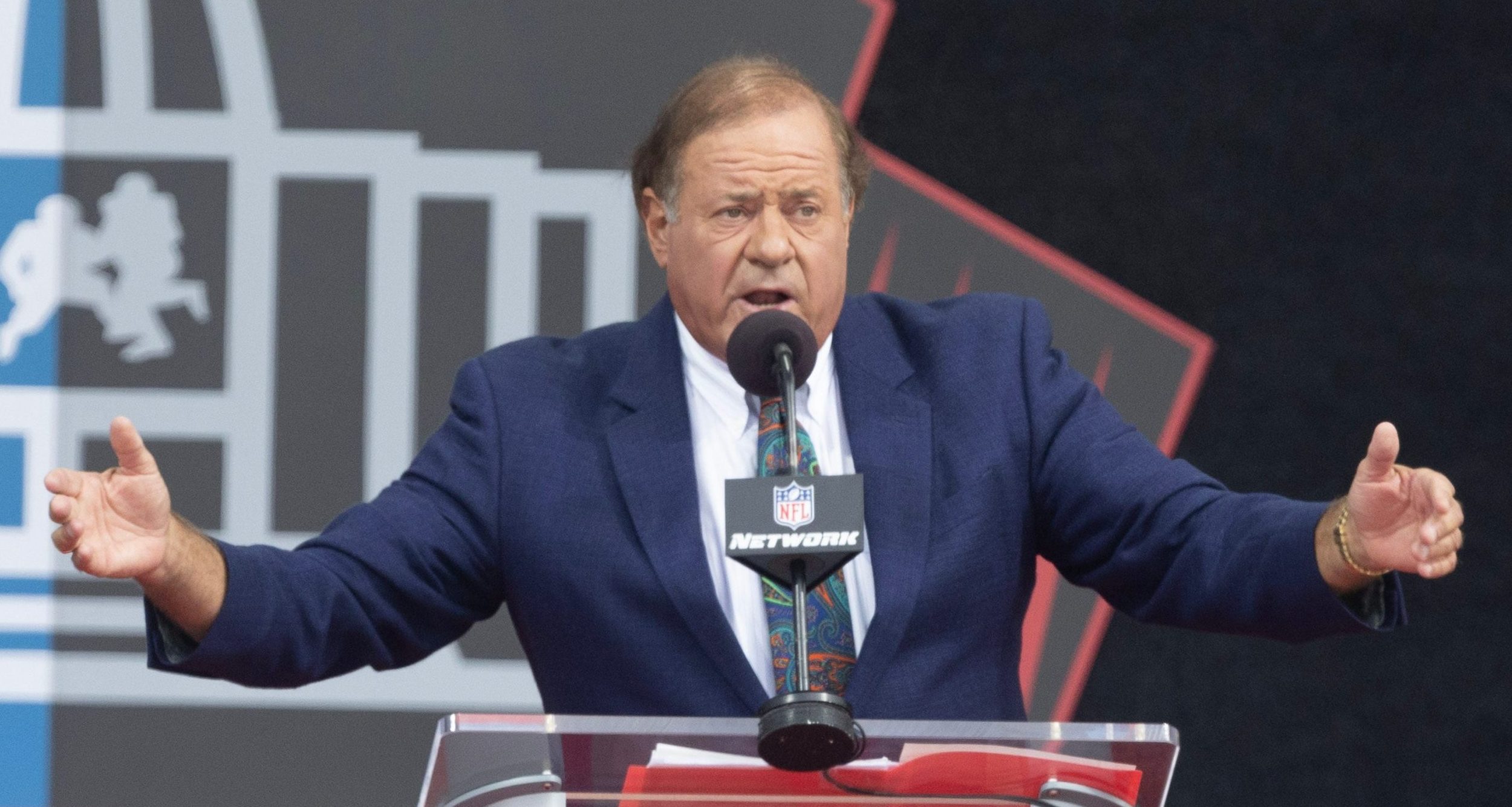 Legendary sportscaster receives incredible honor
