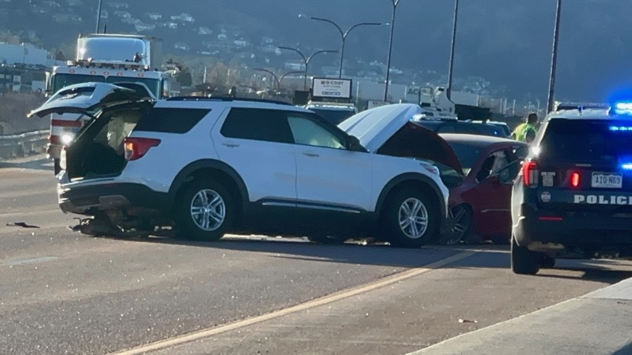 Update: I-25 reopened after multi-vehicle crash