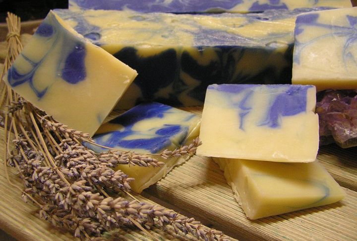 10 DIY soaps anyone can make