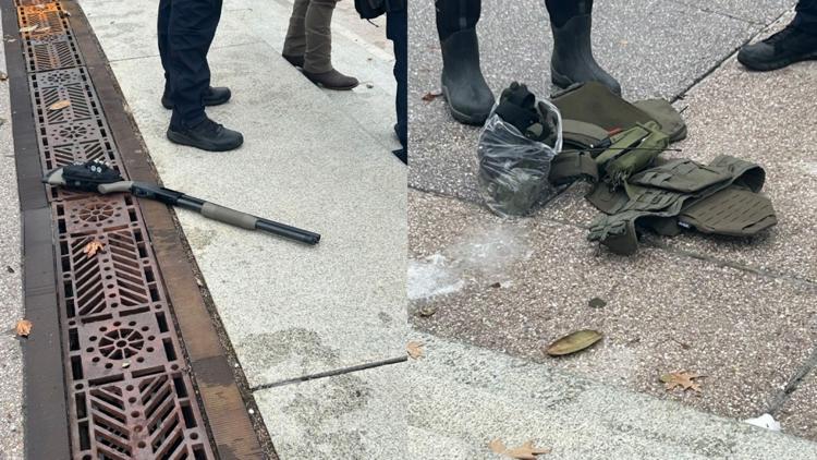 Man accused of bringing loaded shotgun to Capitol pleads not guilty