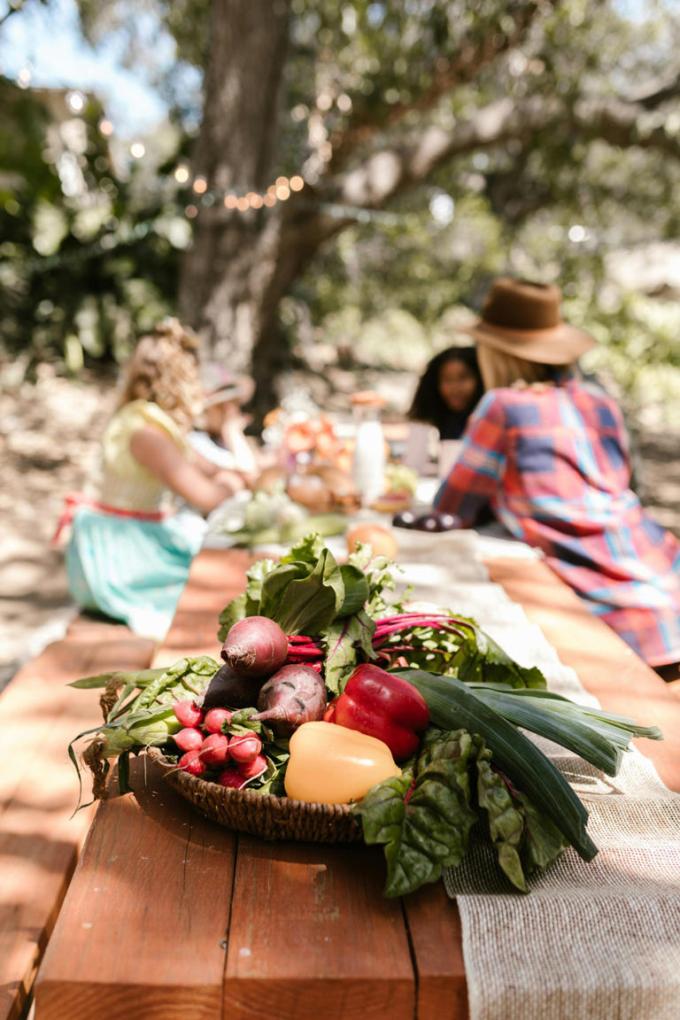 7 super user-friendly kitchen tables and (7 not practical at all)