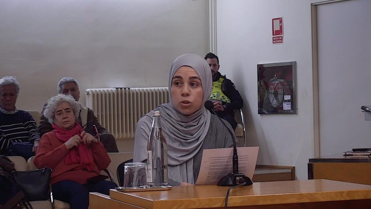 PP y Vox vetan en Logroño el burka en edificios municipales pese a las ...
