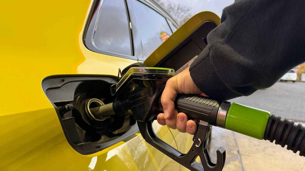 Pure Abzocke": Tankstellen-Verband attackiert Ölmultis