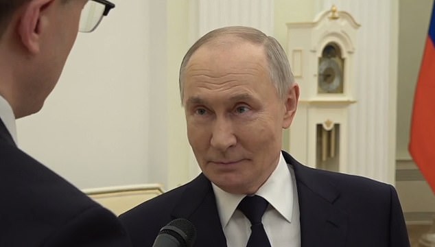 Smirking Putin considers cutting last remaining Russian gas supplies to ...