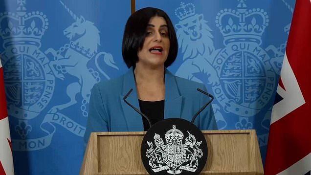 home-secretary-says-government-will-pay-asylum-seeker-families-up-to