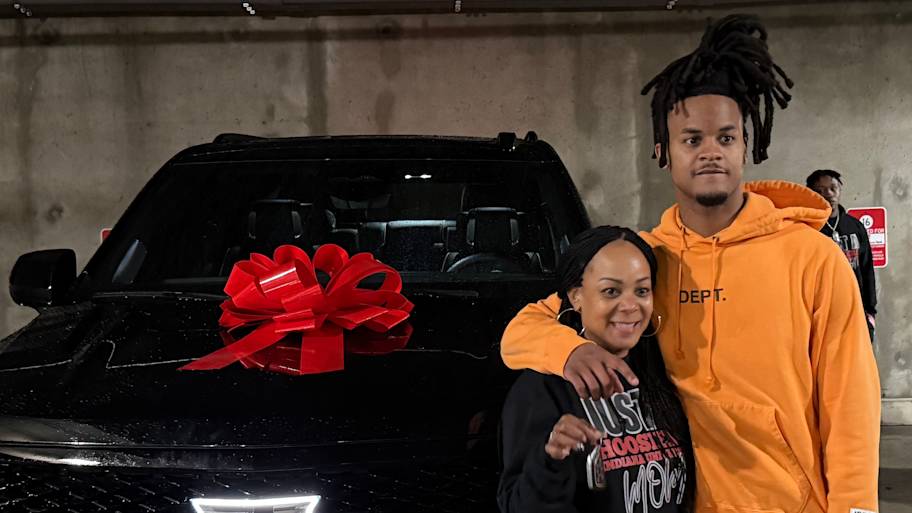 Indiana's Lamar Wilkerson buys mom a new car: 'She means everything to me'