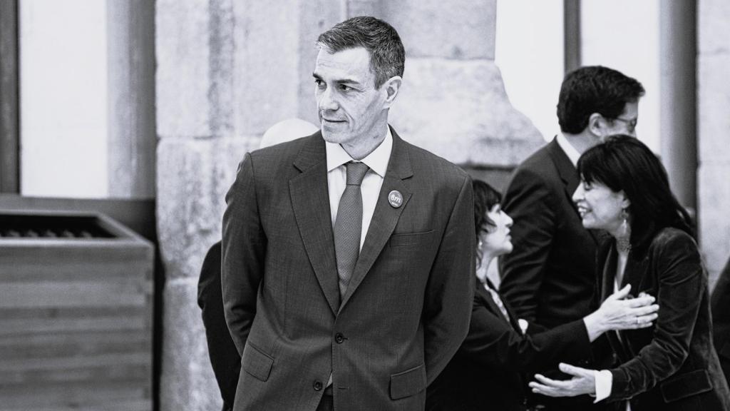 Sánchez dice no a la guerra pero ya participa en ella