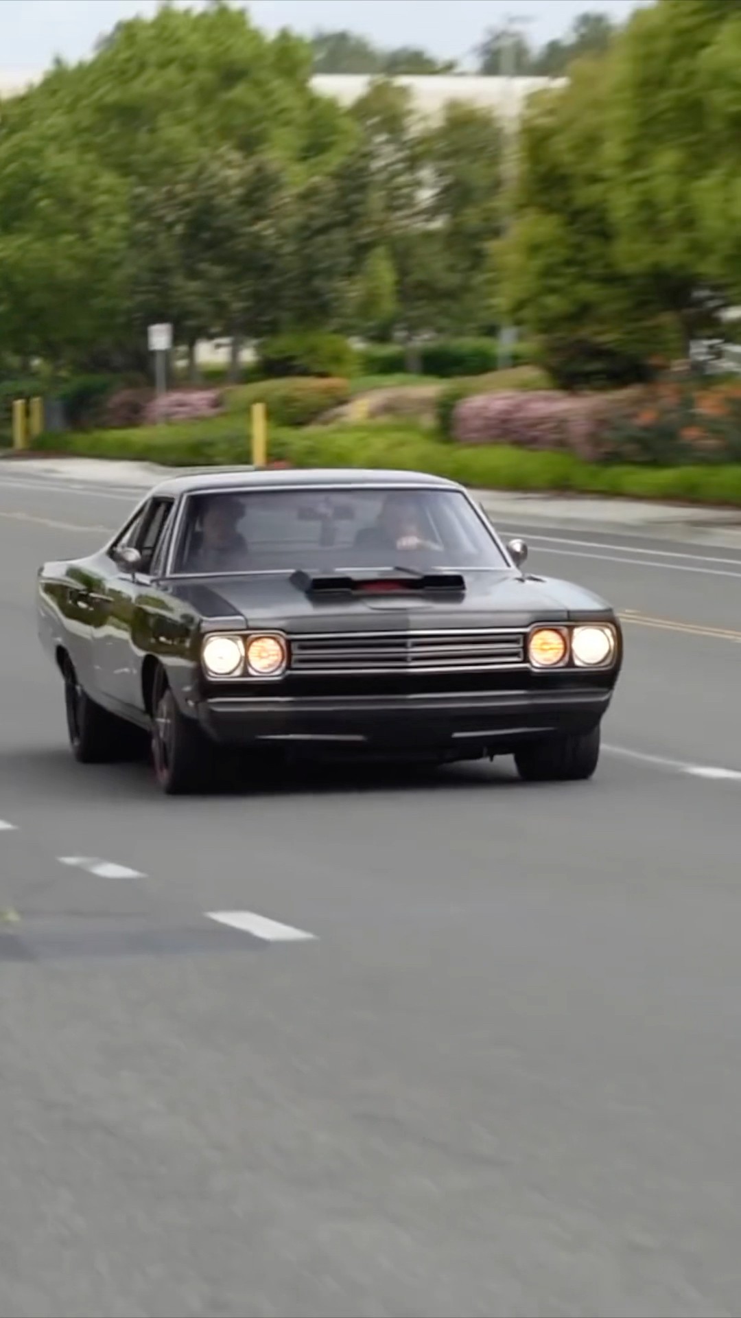 Kevin Hart showcases his custom classic muscle car