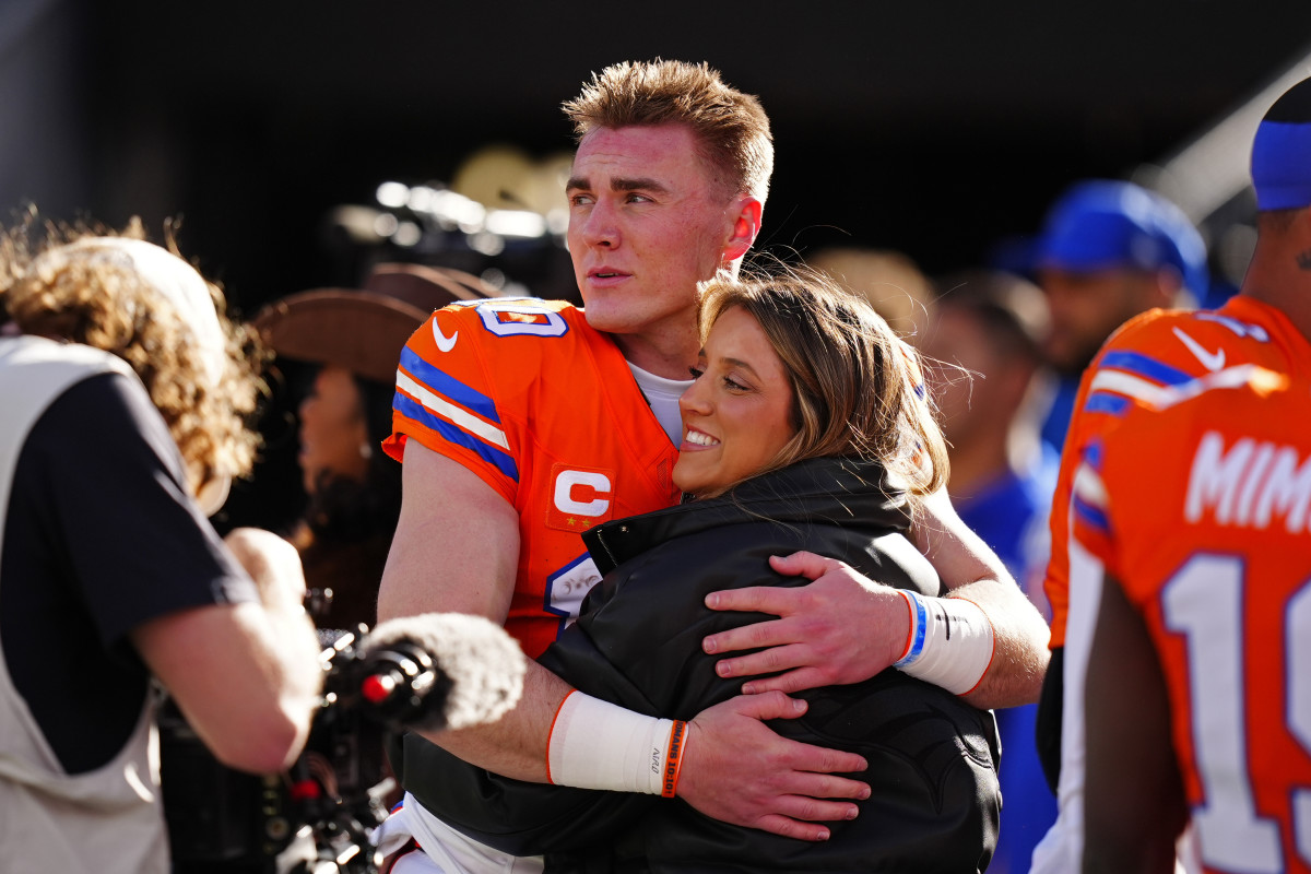 Drake Maye's wife sends message after Bo Nix news
