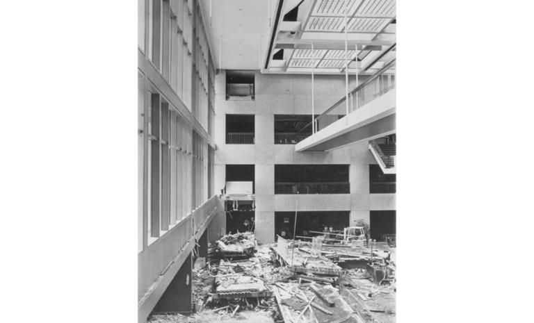 1,500 people were dancing when the floor fell. The story of the ...