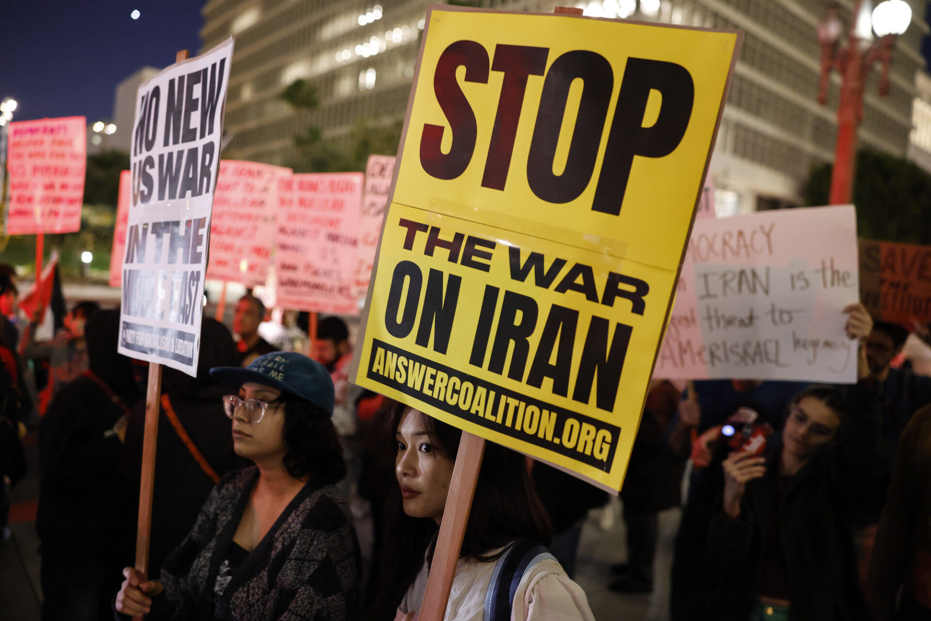 Mayoría de estadounidenses dice "no" a la guerra de Trump en Irán