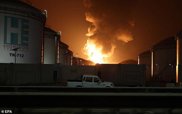 Smirking Putin considers cutting last remaining Russian gas supplies to ...