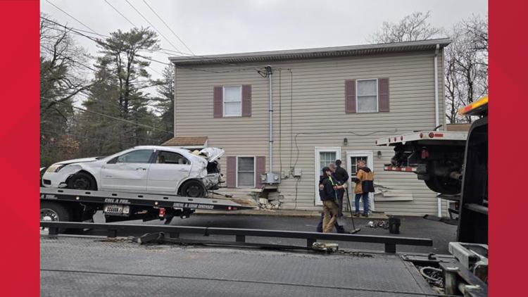 Vehicle crashes into side of apartment building in Franklin County