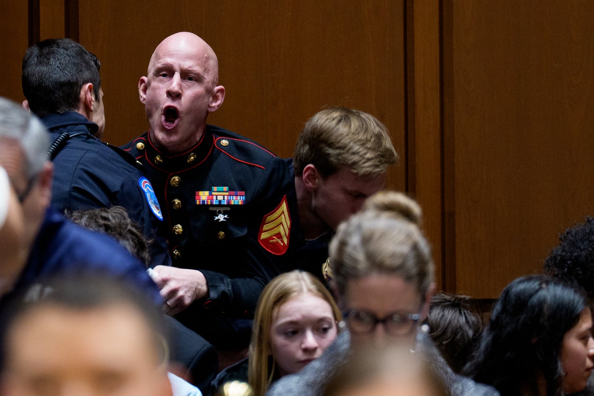 Vet who disrupted Senate briefing can get 'kind of riled up,' mom says