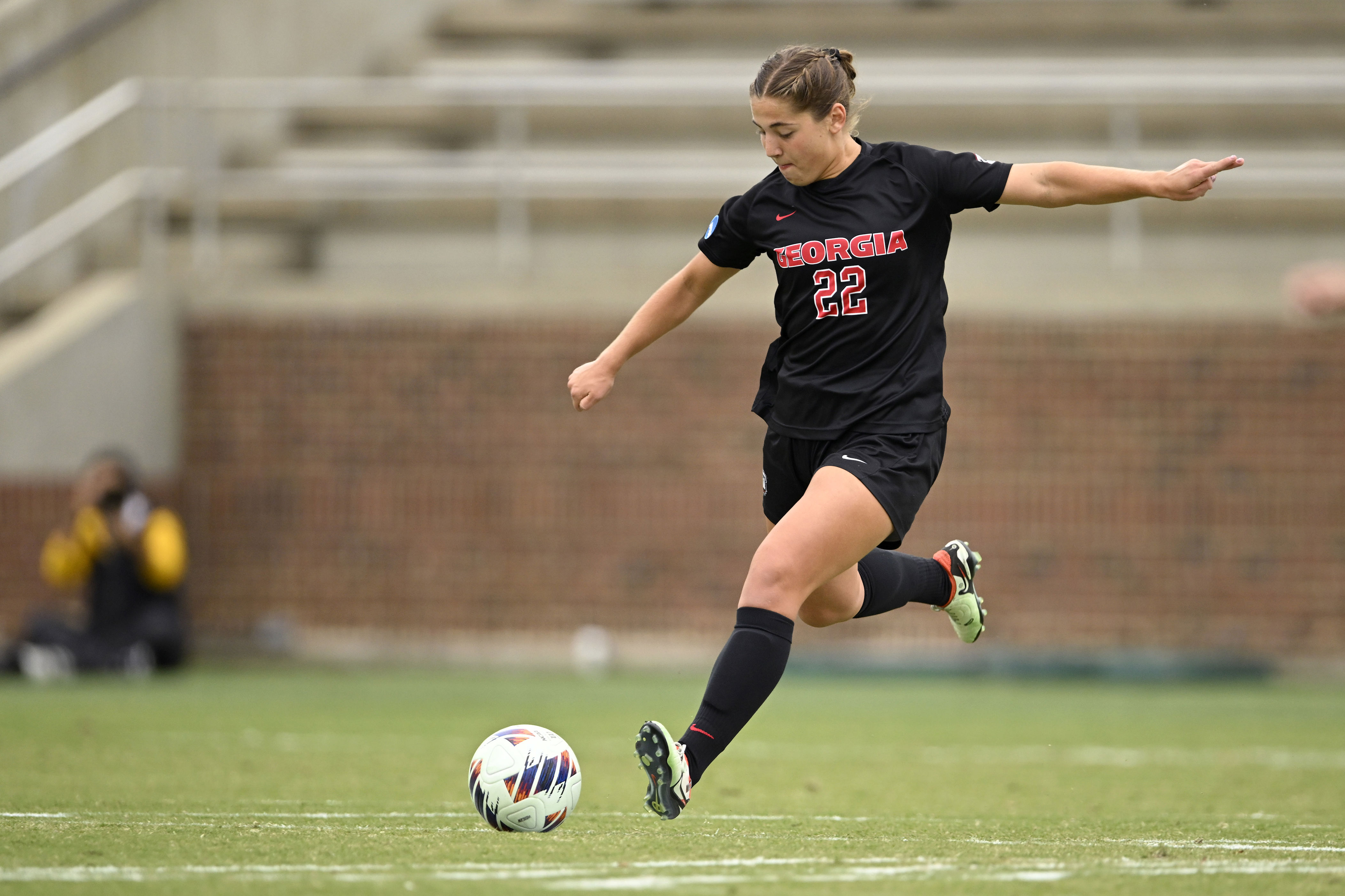 Houston Dash signs trialist Cate Hardin